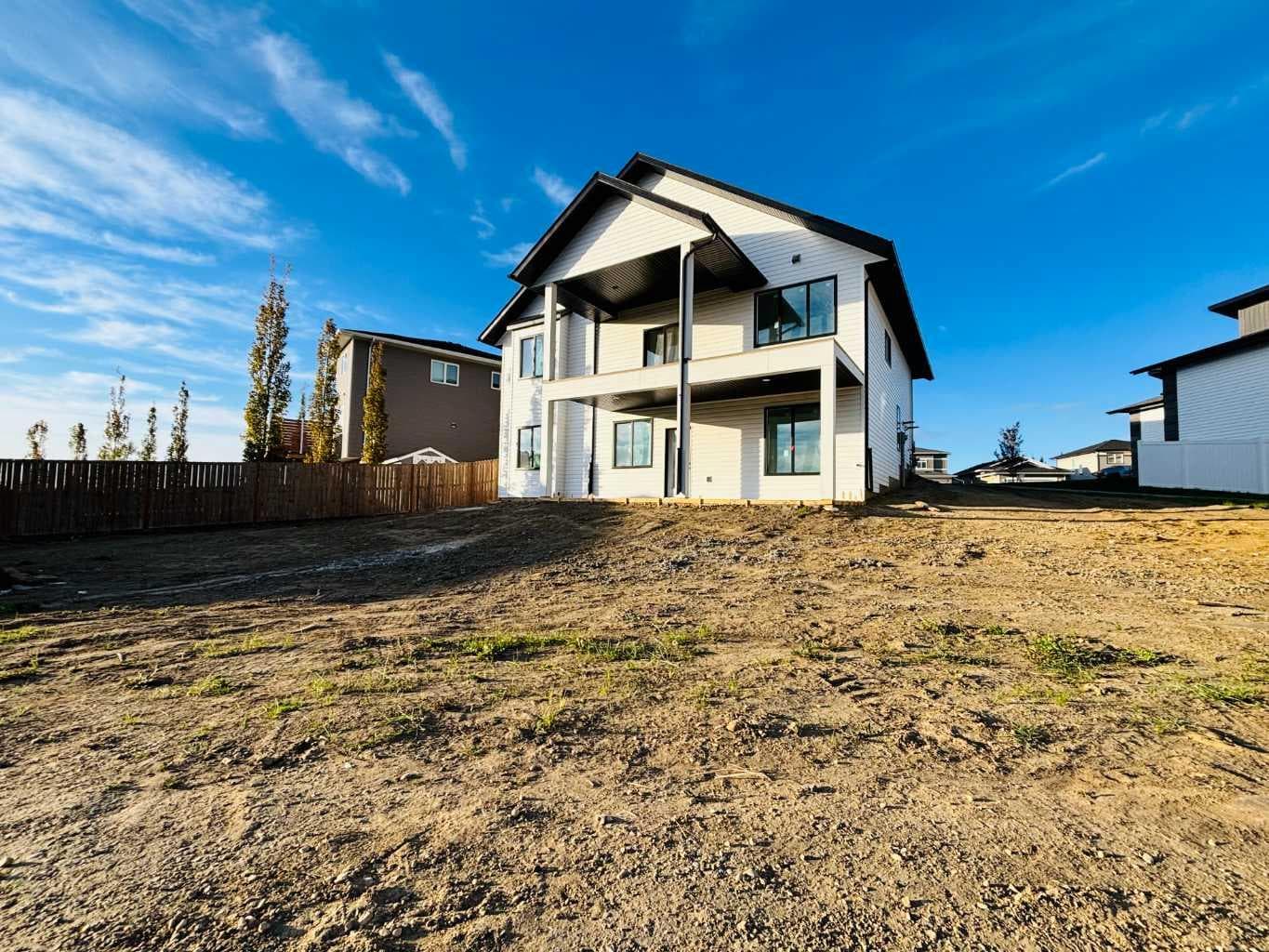 37 Maclean Close — photo 4