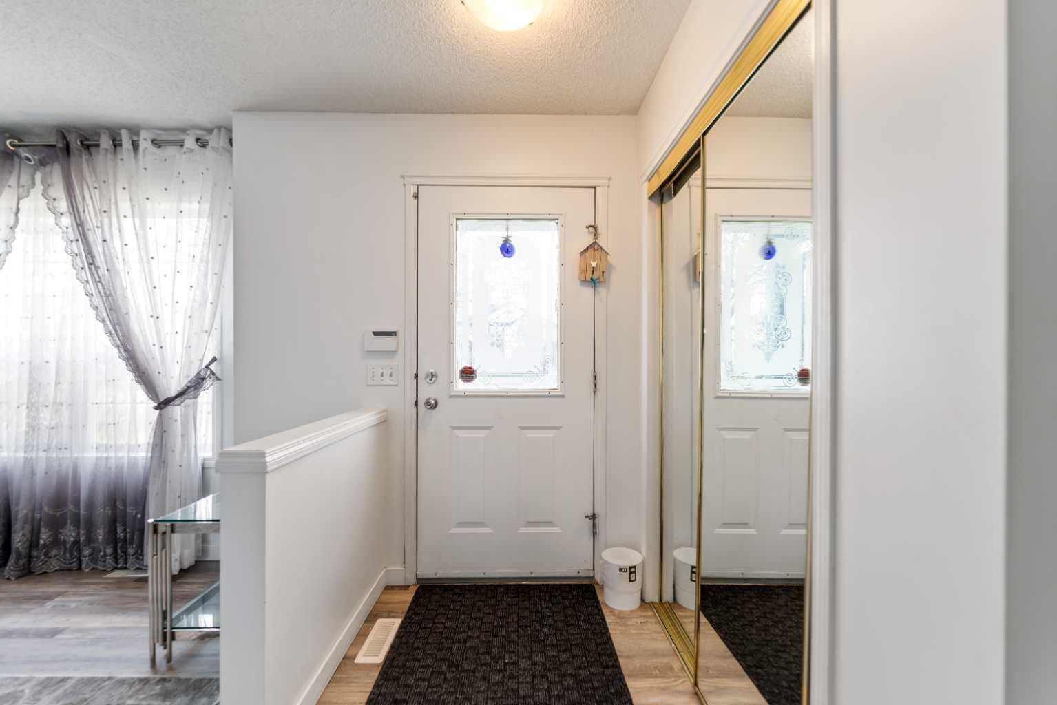 50 Taravista Gardens NE — photo 3