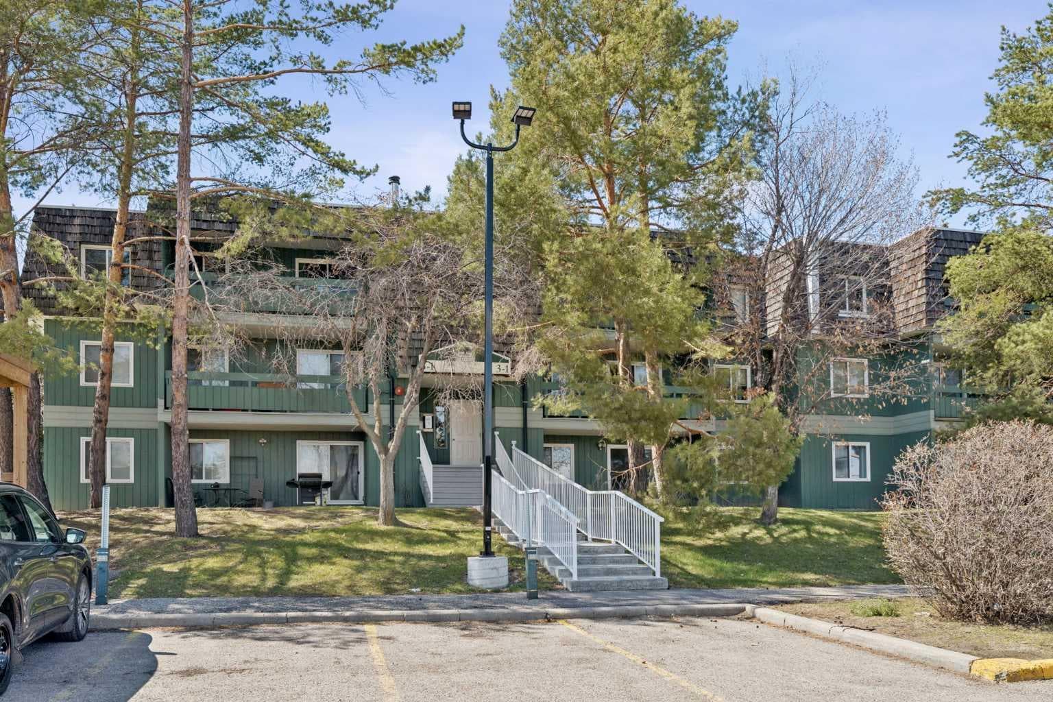 3202, 315 Southampton Drive SW — photo 1