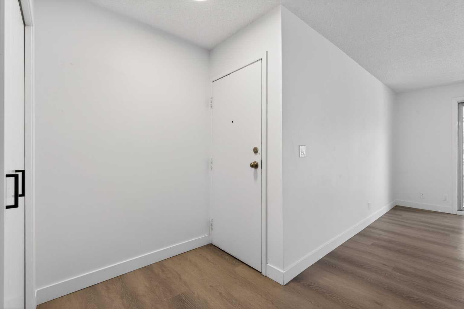 934 5A Street NW — photo 3