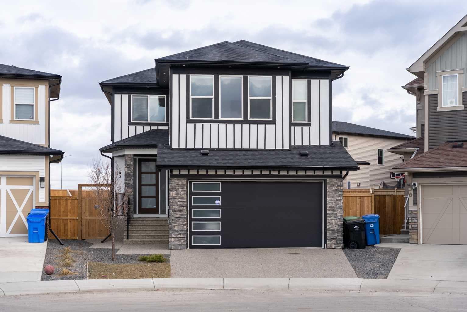 Detached in Saddle Ridge