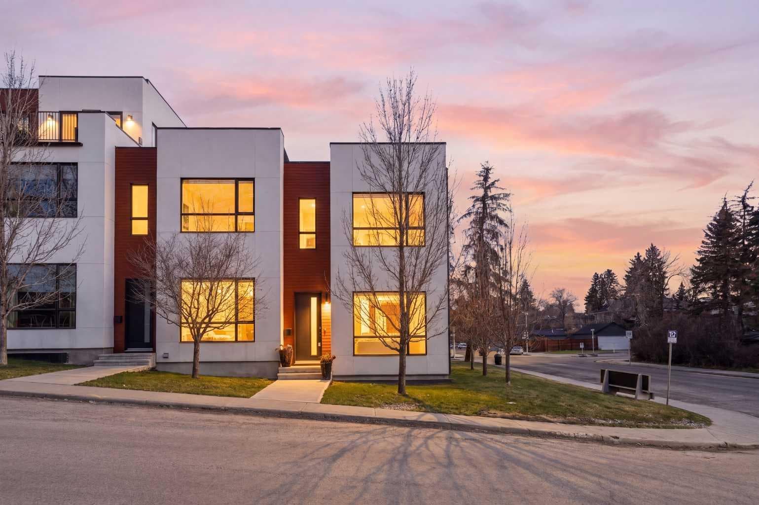 1502 37 Avenue SW — photo 1