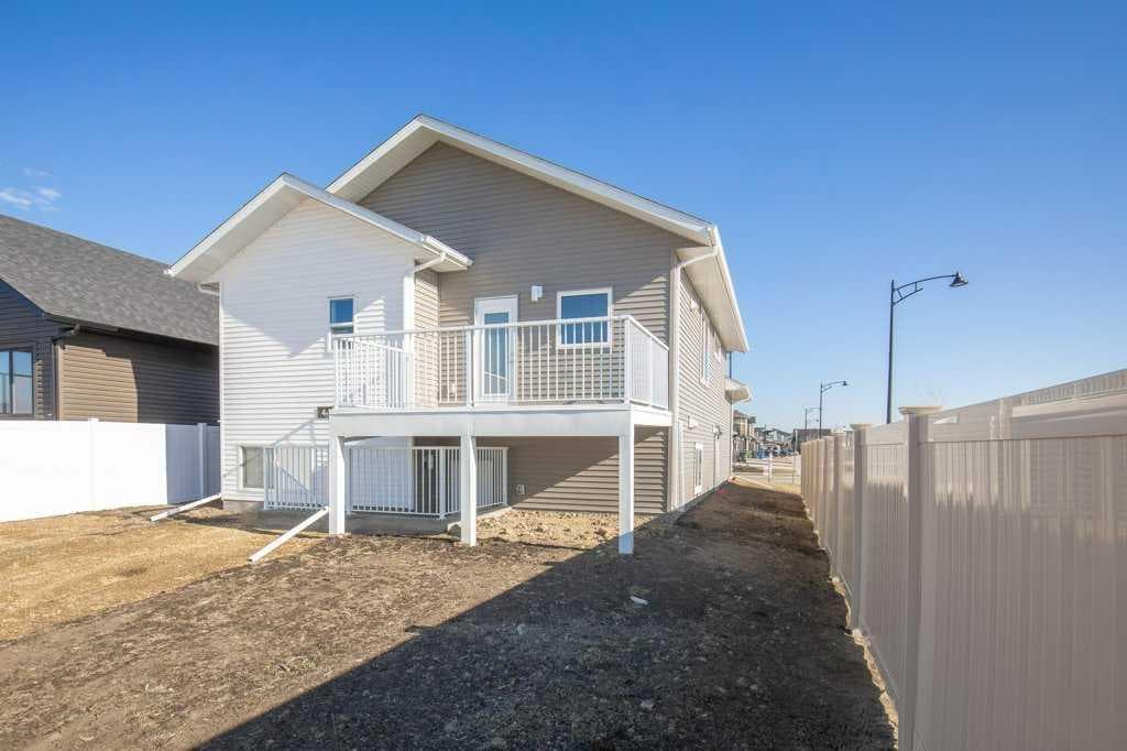 4 Emmett Crescent — photo 3