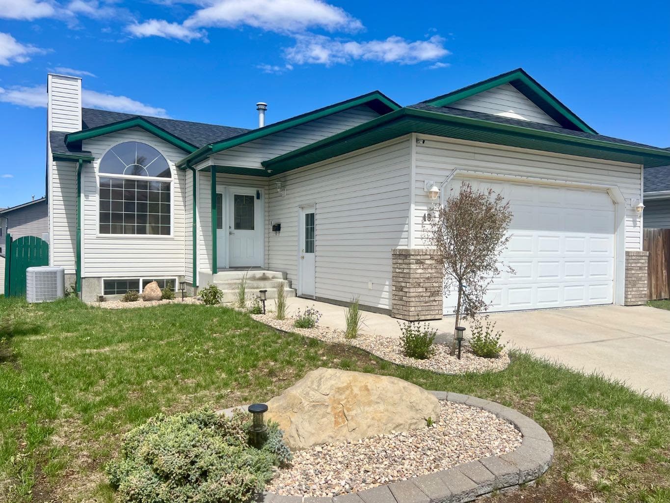 48 Duval Close — photo 1