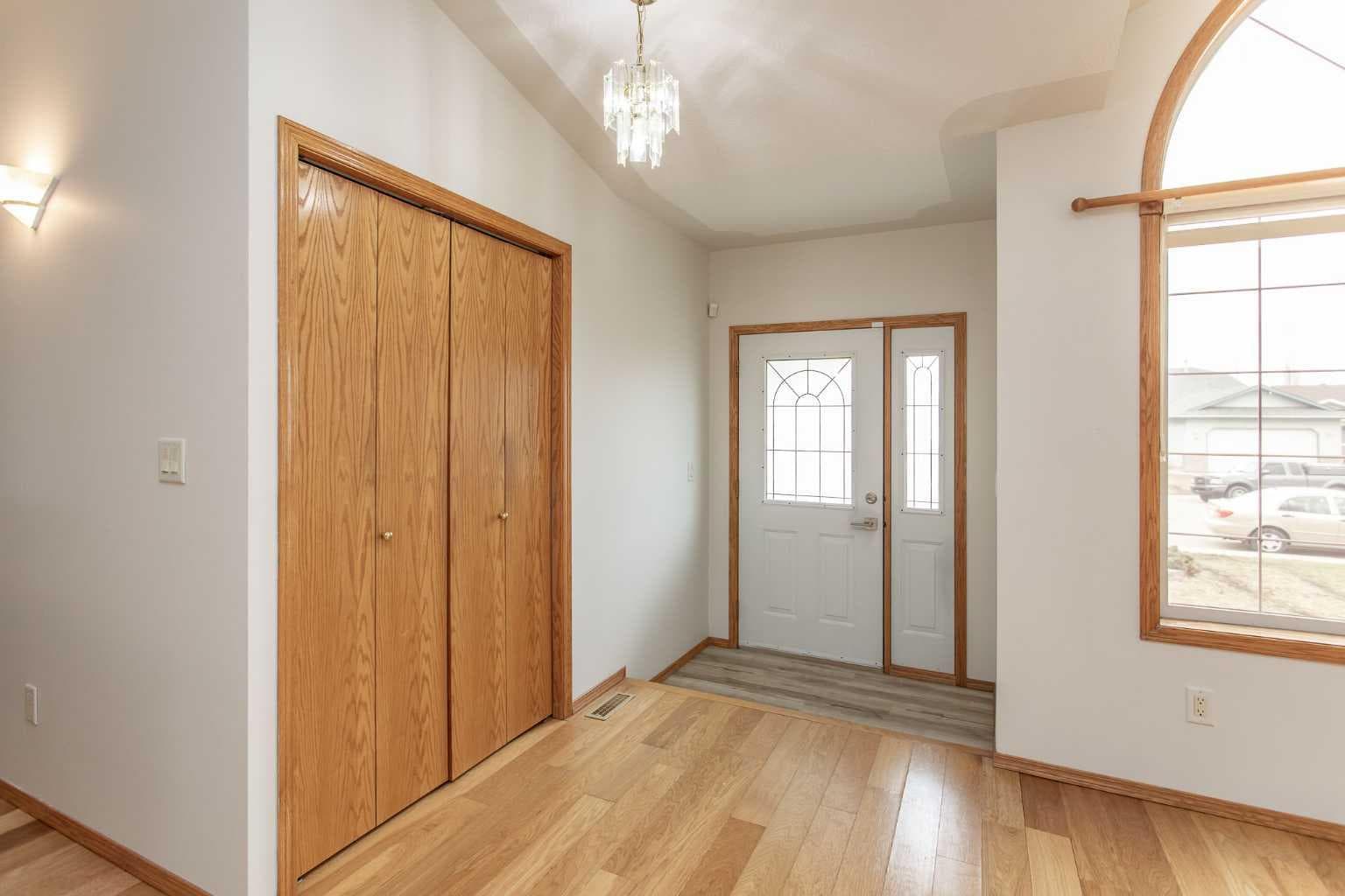 48 Duval Close — photo 2