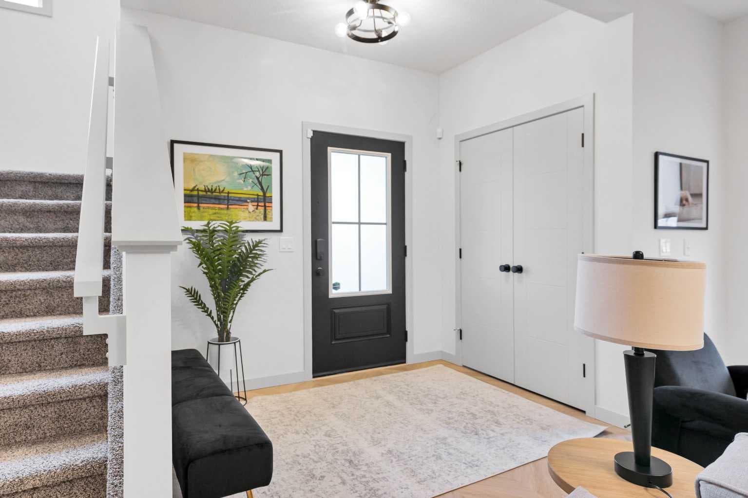 902 Chinook Winds Meadow SW — photo 2