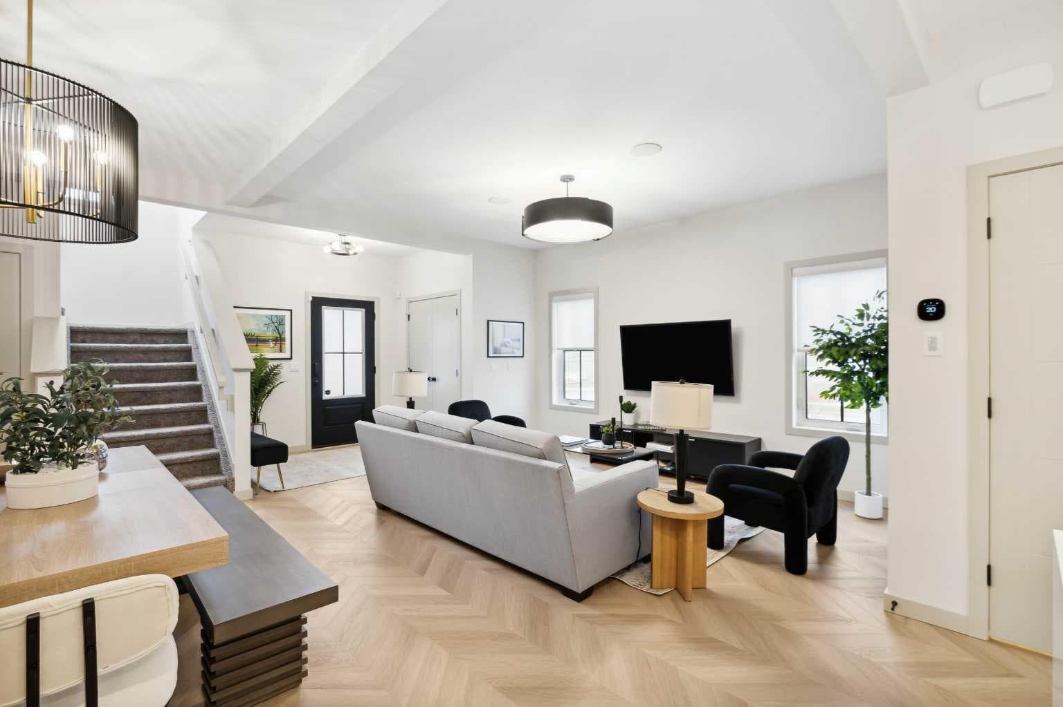 902 Chinook Winds Meadow SW — photo 3