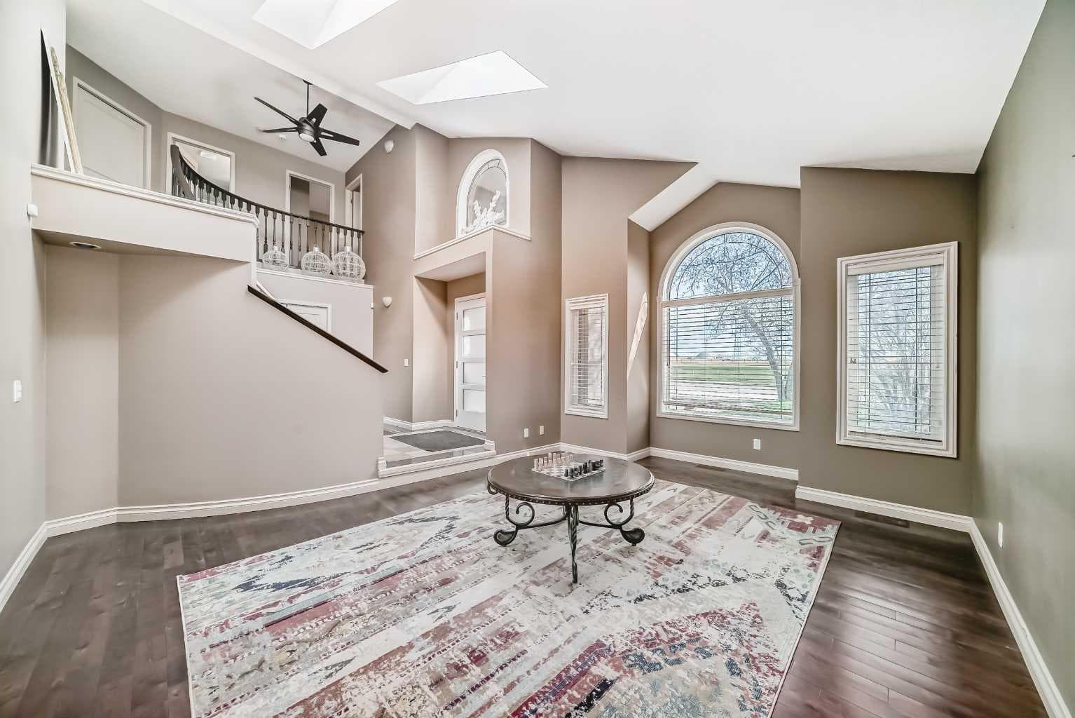 291 EAST CHESTERMERE Drive — photo 5