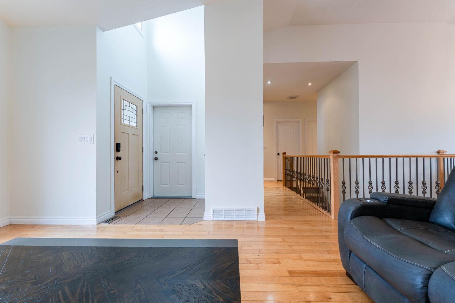 1258 1 Avenue NW — photo 3