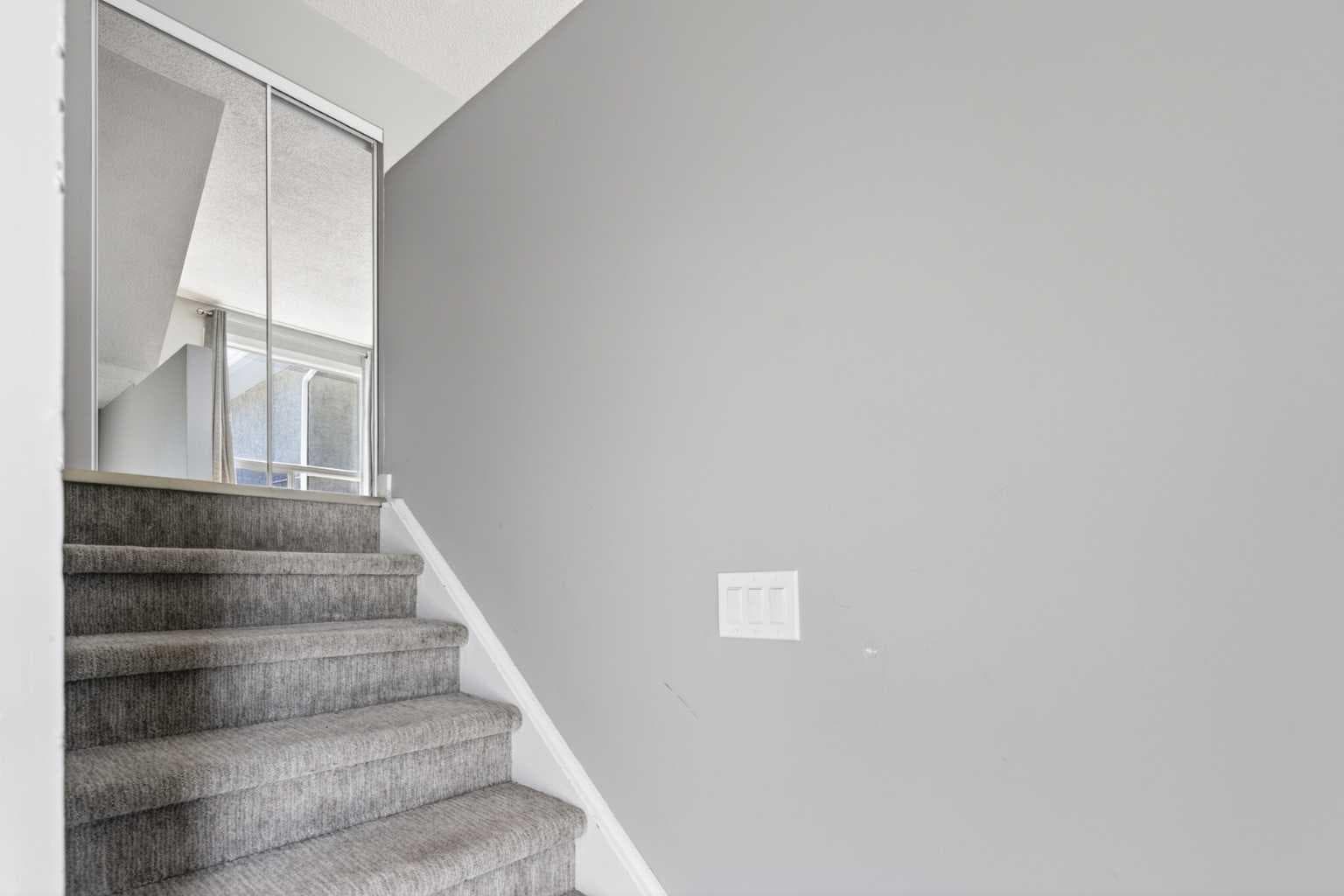 141, 6915 Ranchview Drive NW — photo 2