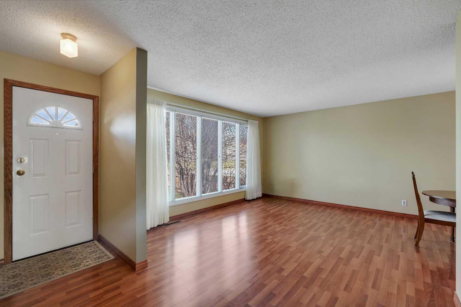 212 Westwood Drive SW — photo 3