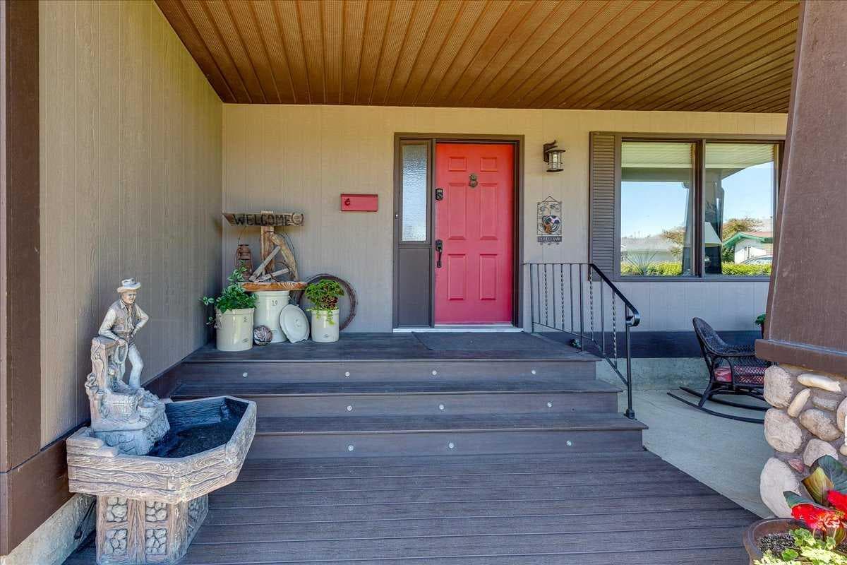 5323 Margodt Close — photo 3