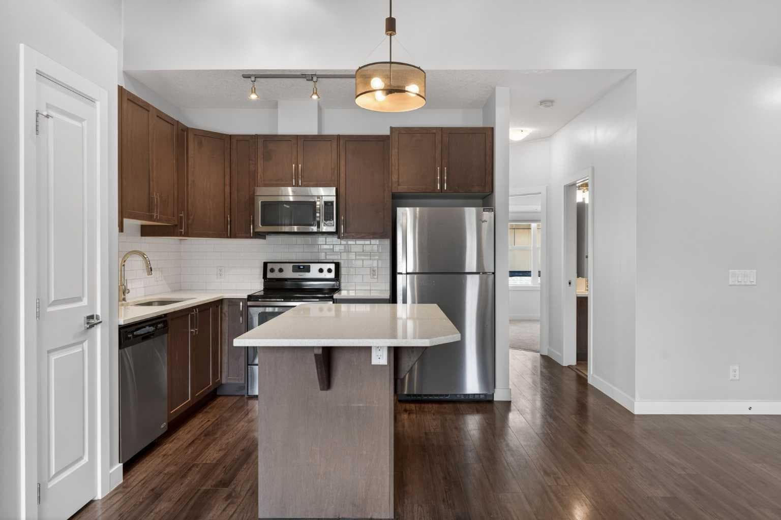 12 Evanscrest Gardens NW — photo 3
