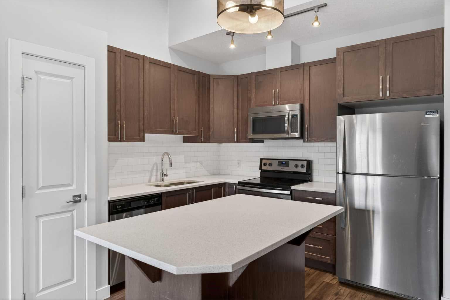 12 Evanscrest Gardens NW — photo 4
