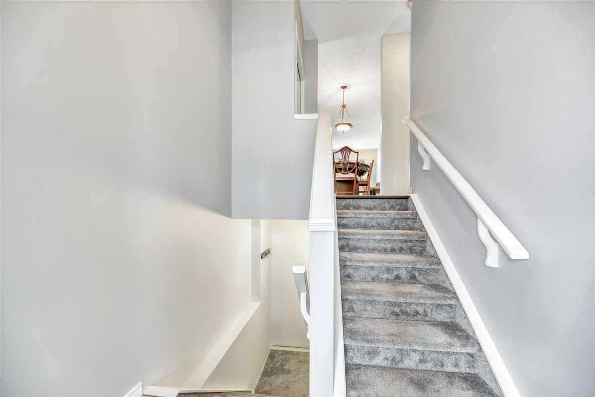 35, 72 Millside Drive SW — photo 4