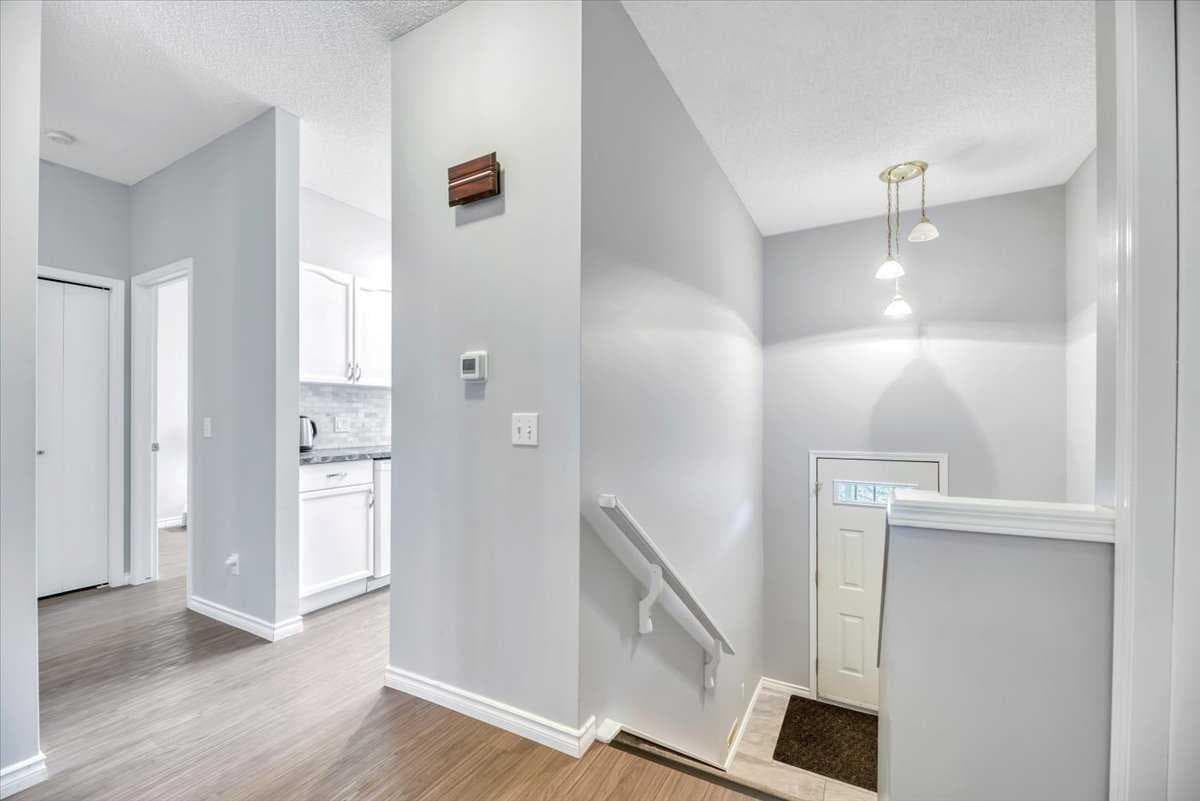 35, 72 Millside Drive SW — photo 5