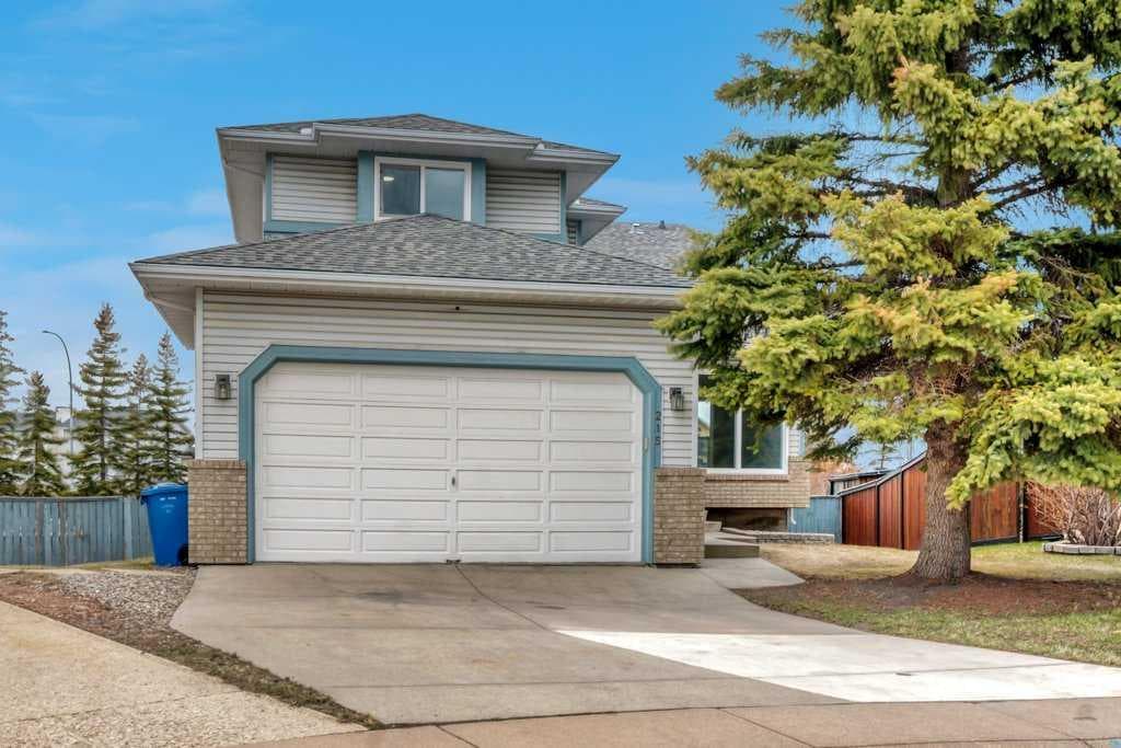 215 Hawktree Circle NW — photo 1