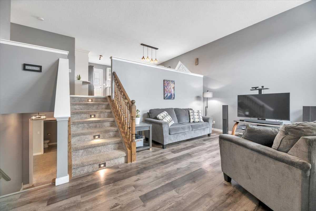 156 Aspen Creek Crescent — photo 5