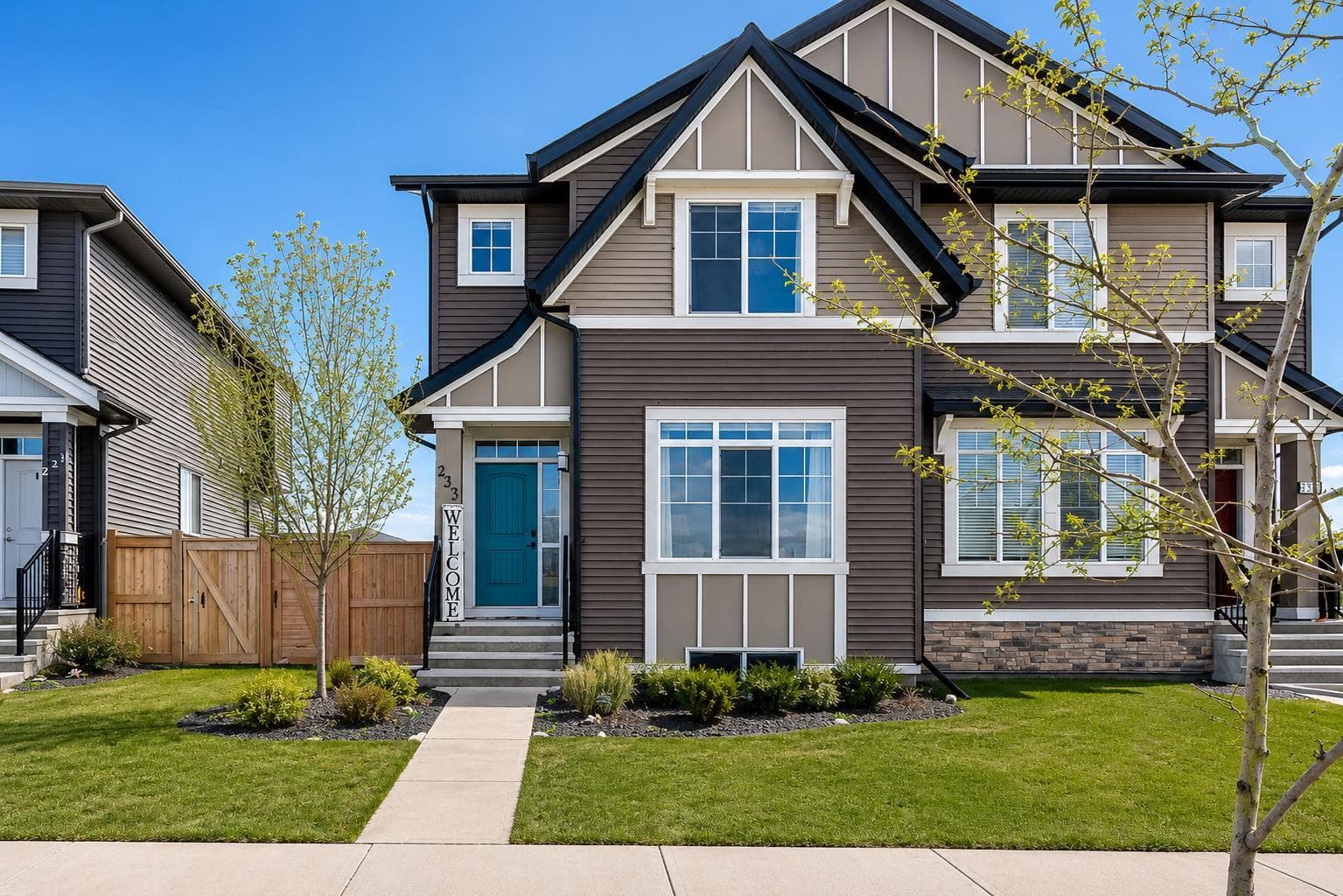 Semi Detached (Half Duplex) in D'arcy Ranch