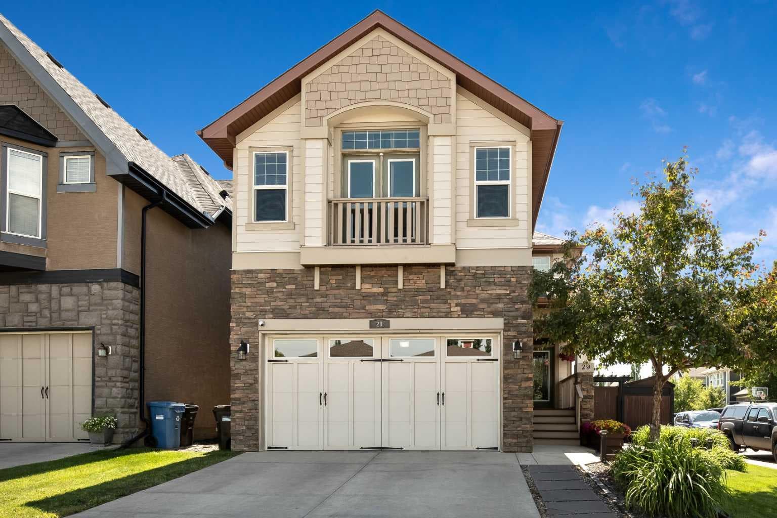 29 Mahogany View SE — photo 2