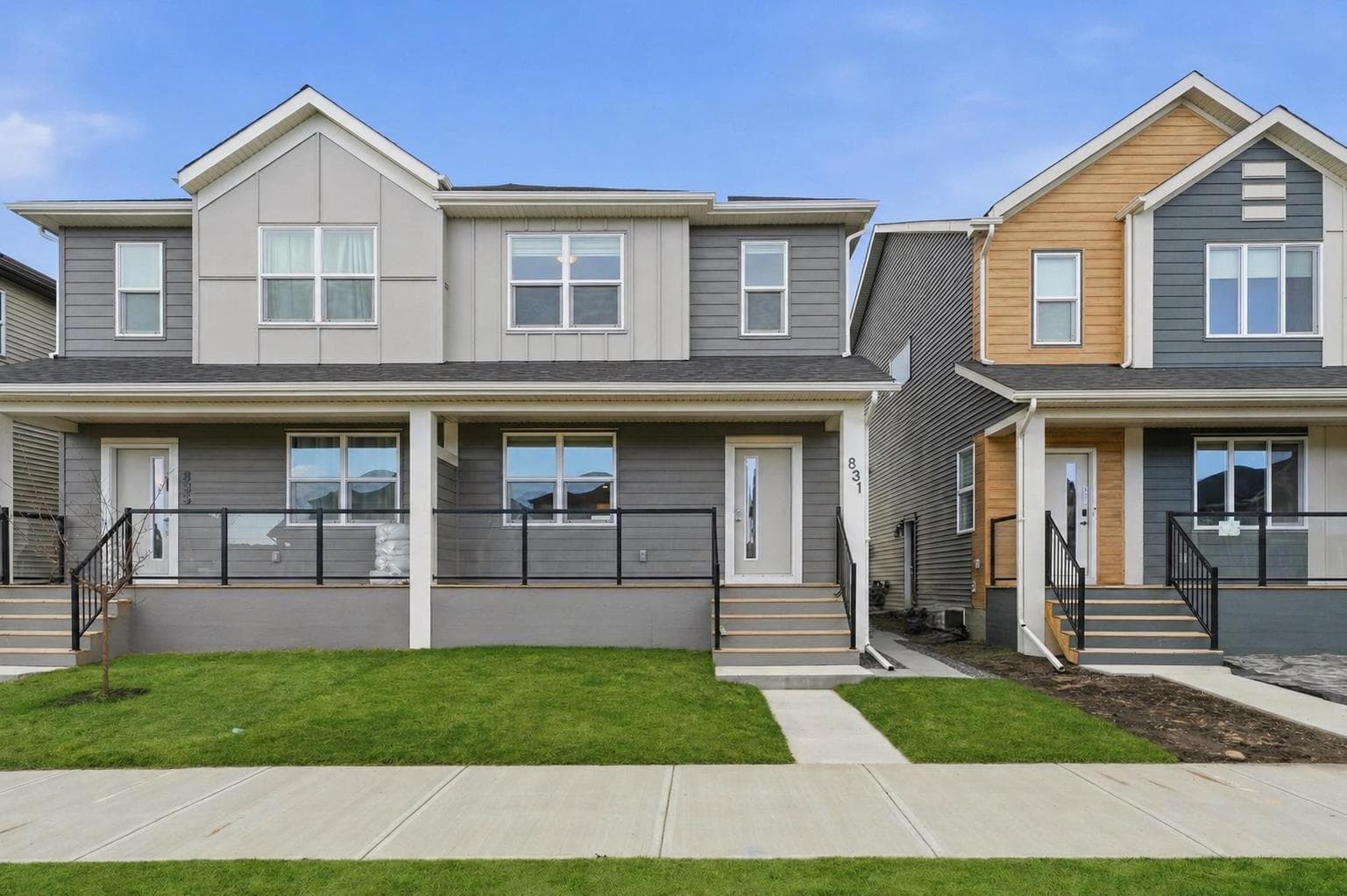 831 Wolf Willow Boulevard SE — photo 2