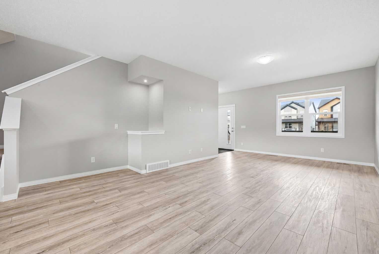 831 Wolf Willow Boulevard SE — photo 4