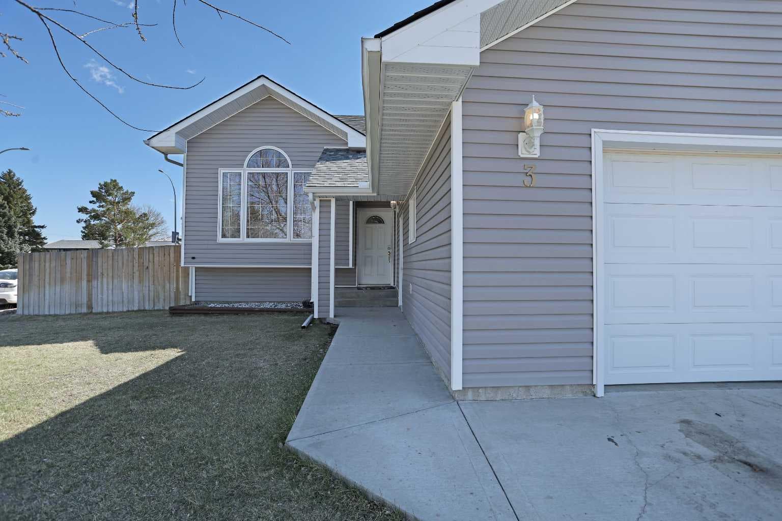 3 Prairie Meadows Road W — photo 3