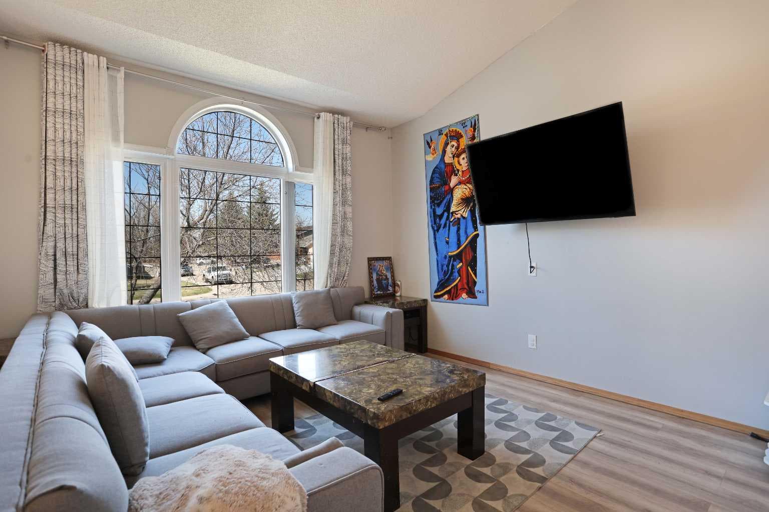 3 Prairie Meadows Road W — photo 5
