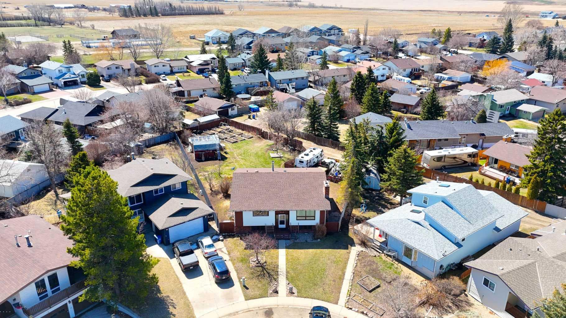640 Mcculloch Crescent — photo 2