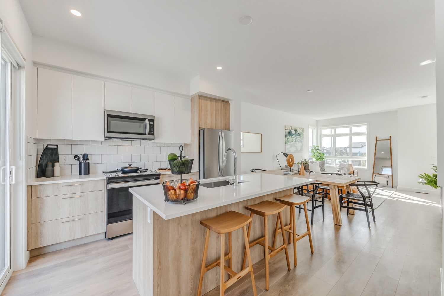 213, 857 Belmont Drive SW — photo 3