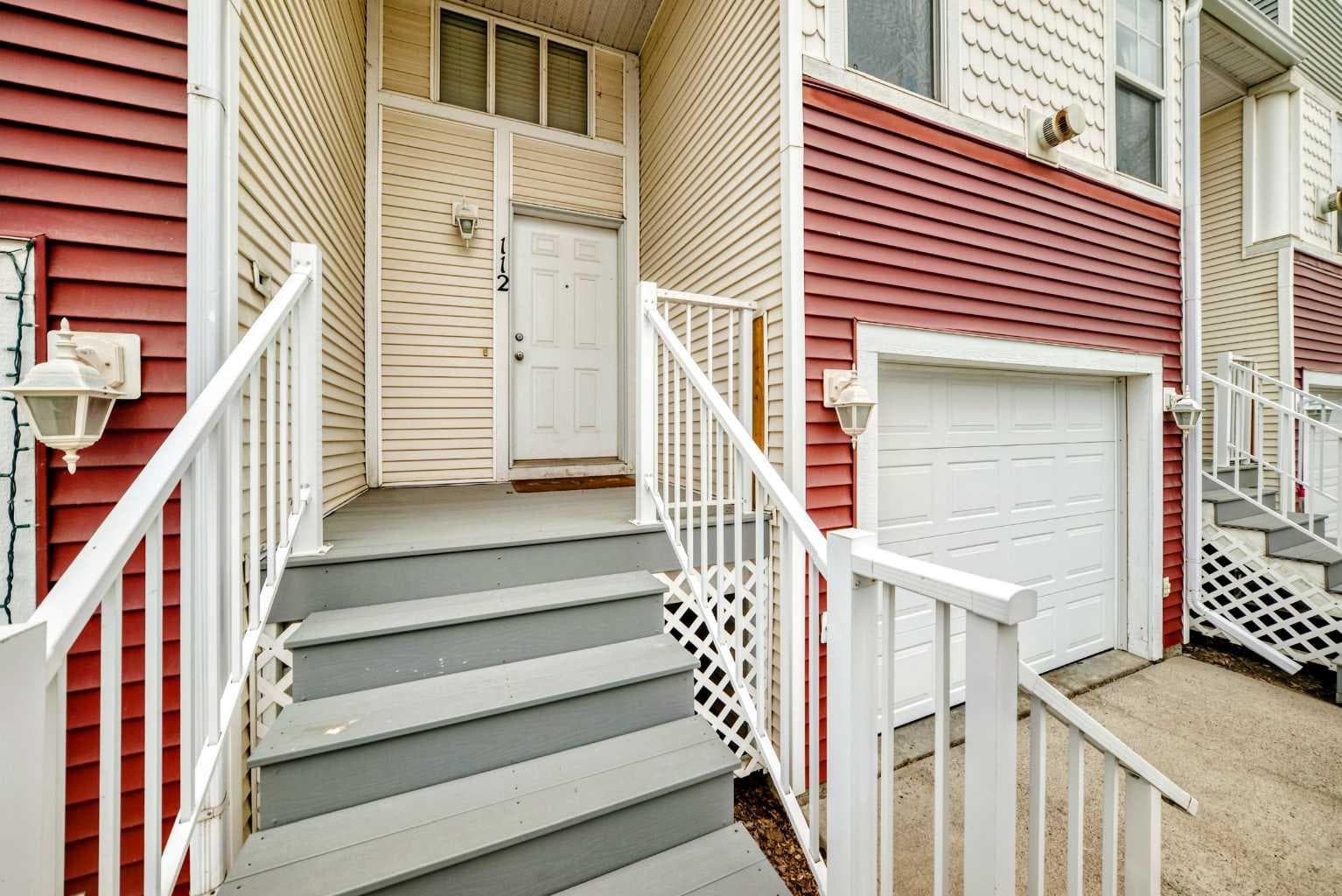 112 Country Village Cape NE — photo 2