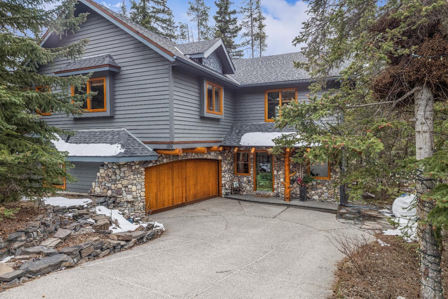 109 Silvertip Ridge — photo 1
