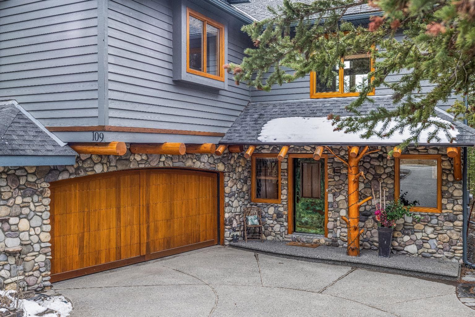 109 Silvertip Ridge — photo 2