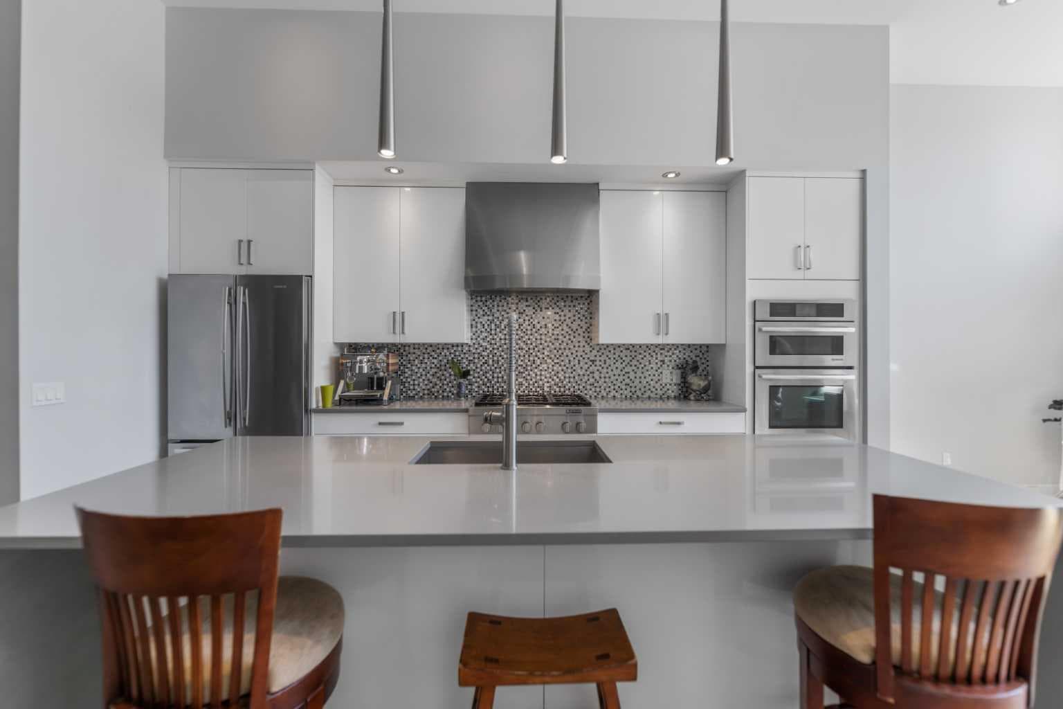 831 22 Avenue NW — photo 3