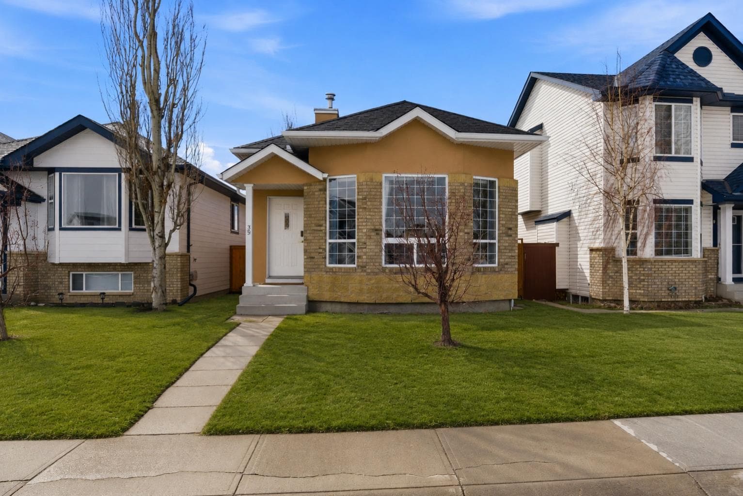 39 Saddlemont Close NE — photo 1