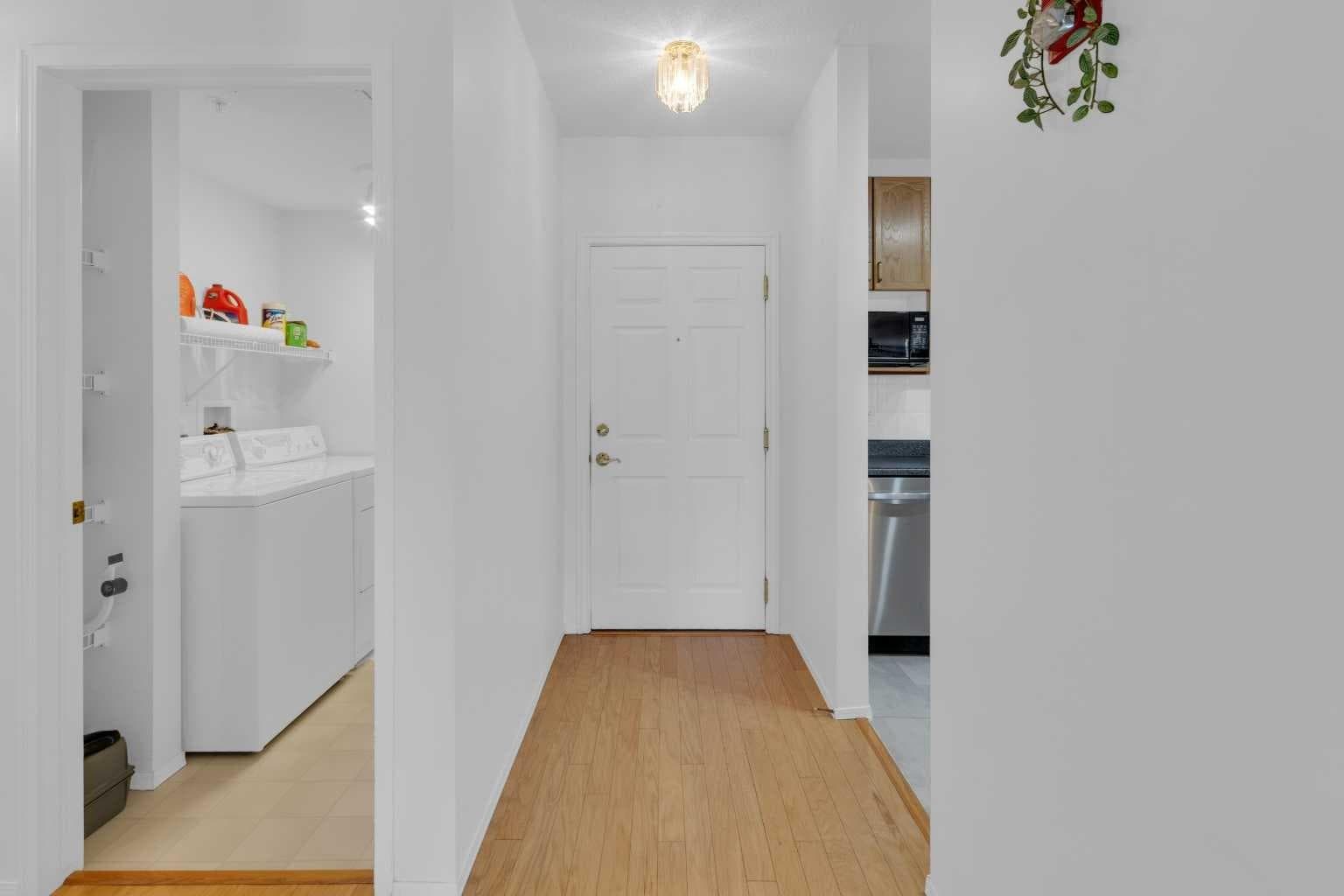 3115, 3115 Sienna Park Green SW — photo 4