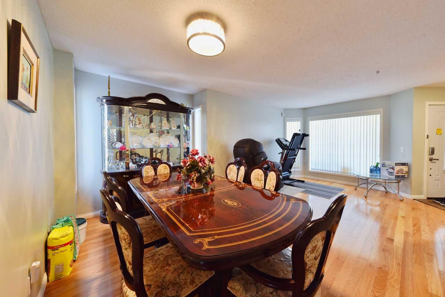 105 Coral Springs Close NE — photo 4