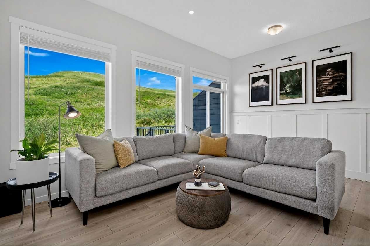 228 Cranbrook Square SE — photo 4