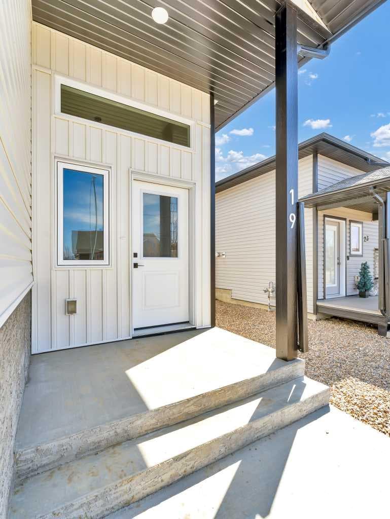 19 Somerside Gate SE — photo 5