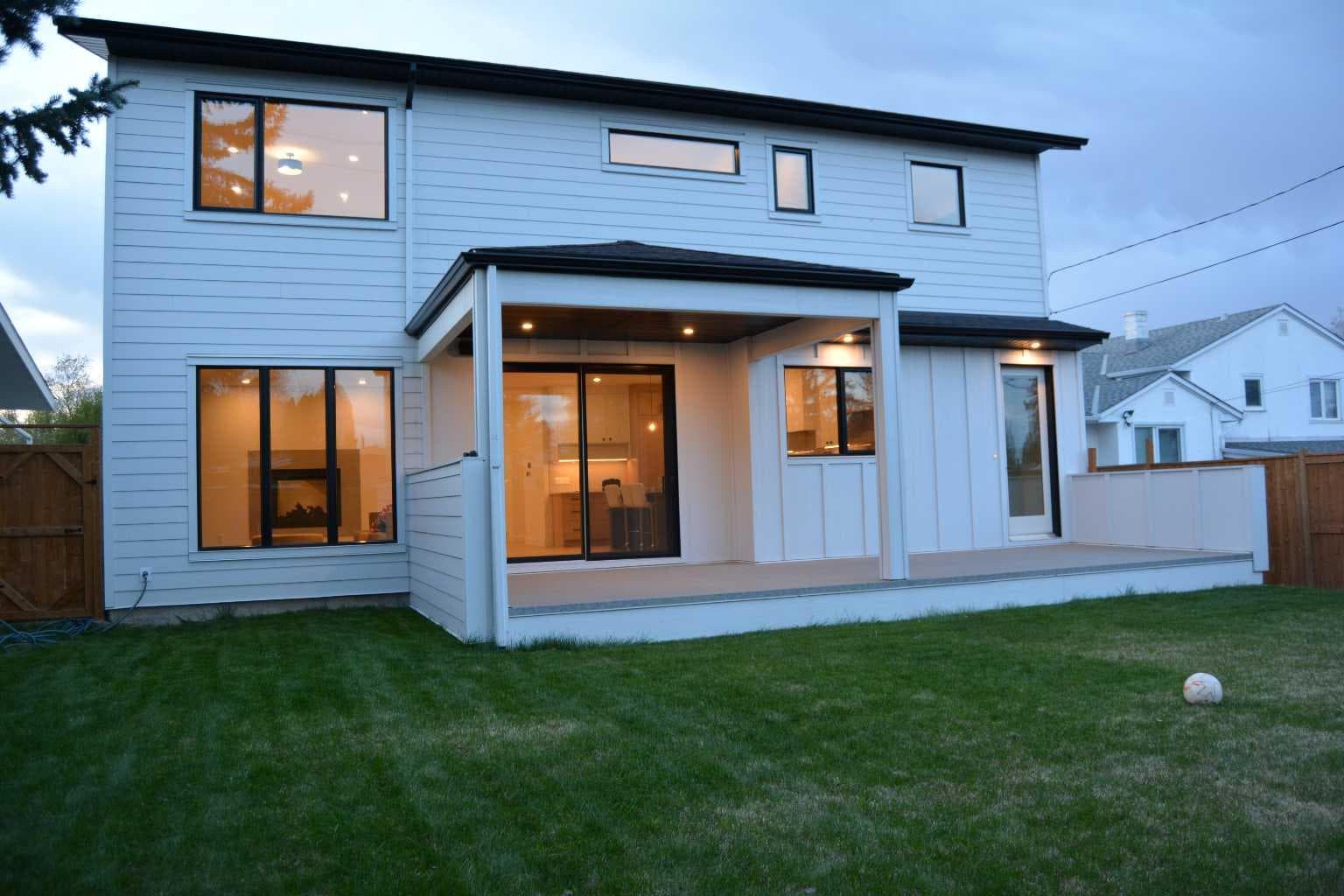 3511 34 Avenue SW — photo 2