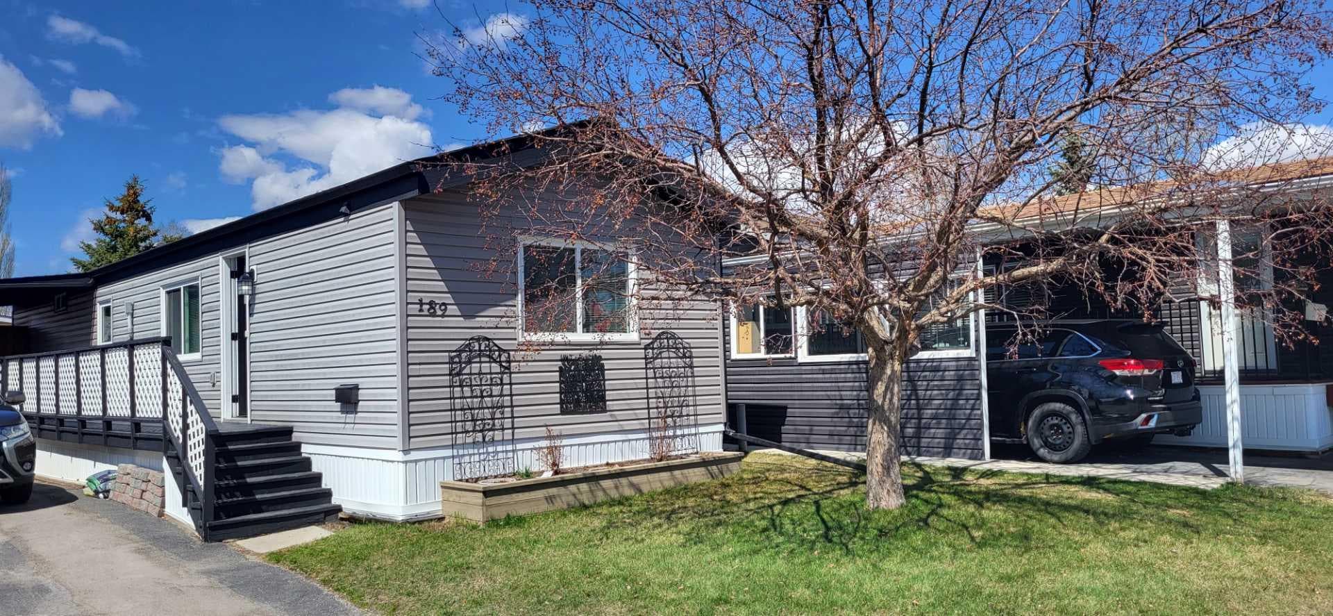189, 99 Arbour Lake Road NW — photo 1