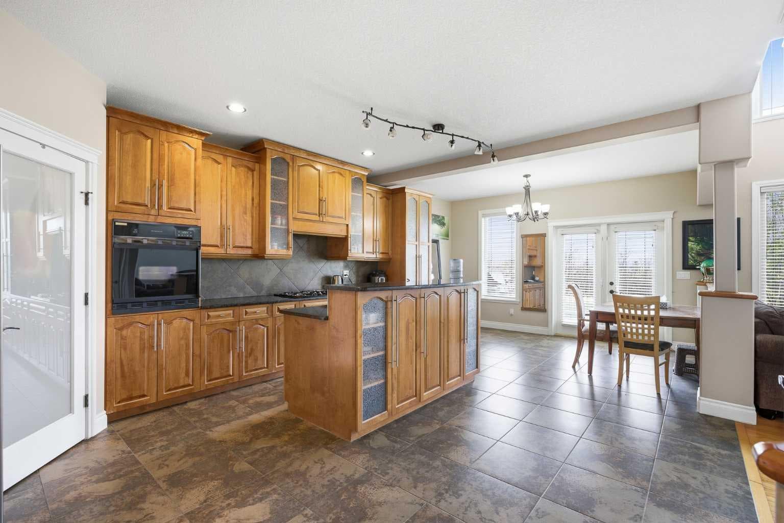 280135 Township Road 242 SE — photo 5