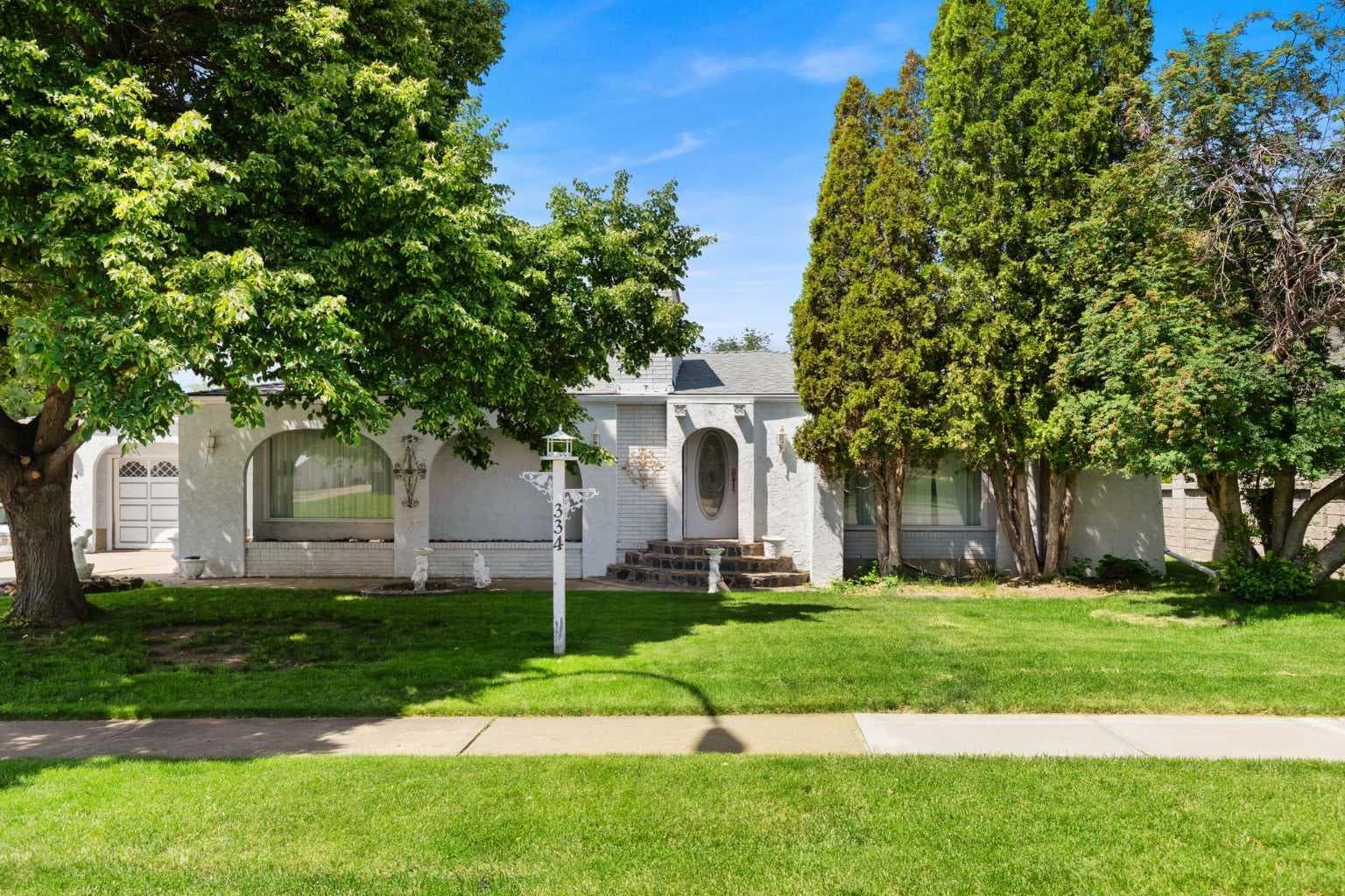 334 5 Street SE — photo 1