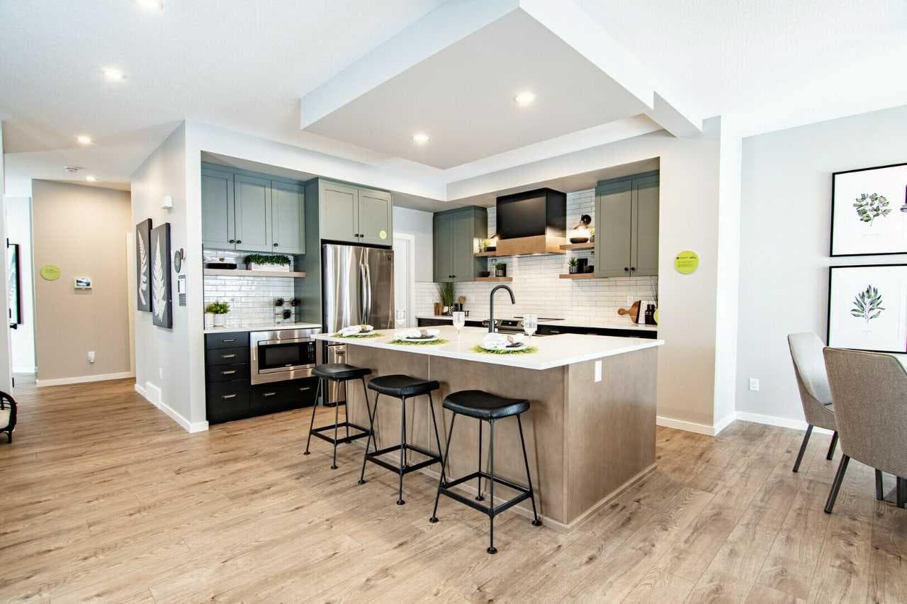2 Legacy Road — photo 1