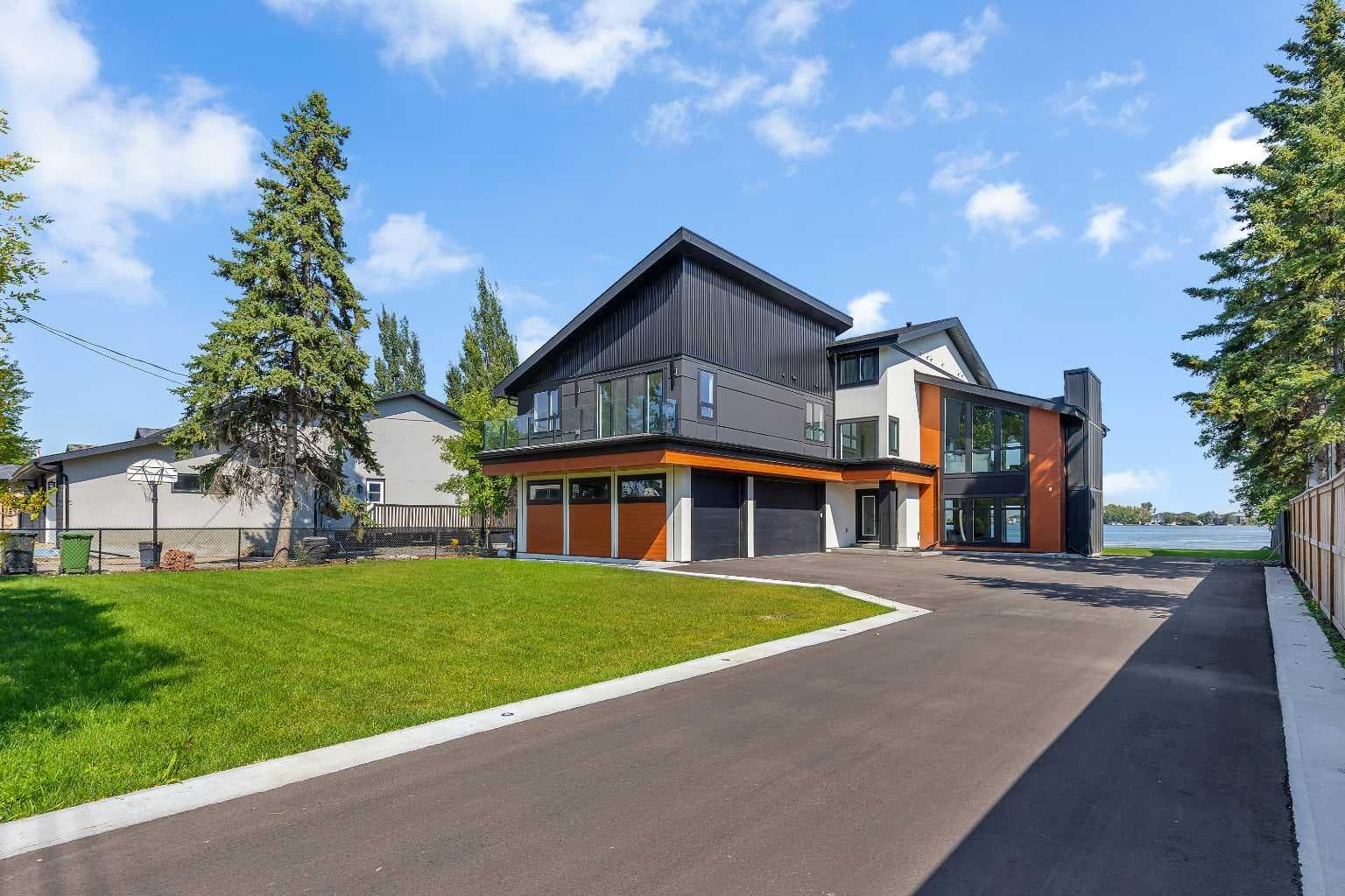 476 WEST CHESTERMERE Drive — photo 2