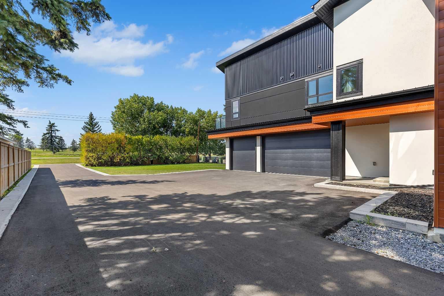 476 WEST CHESTERMERE Drive — photo 3