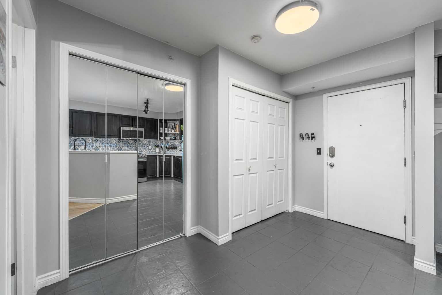1004, 1121 6 Avenue SW — photo 3