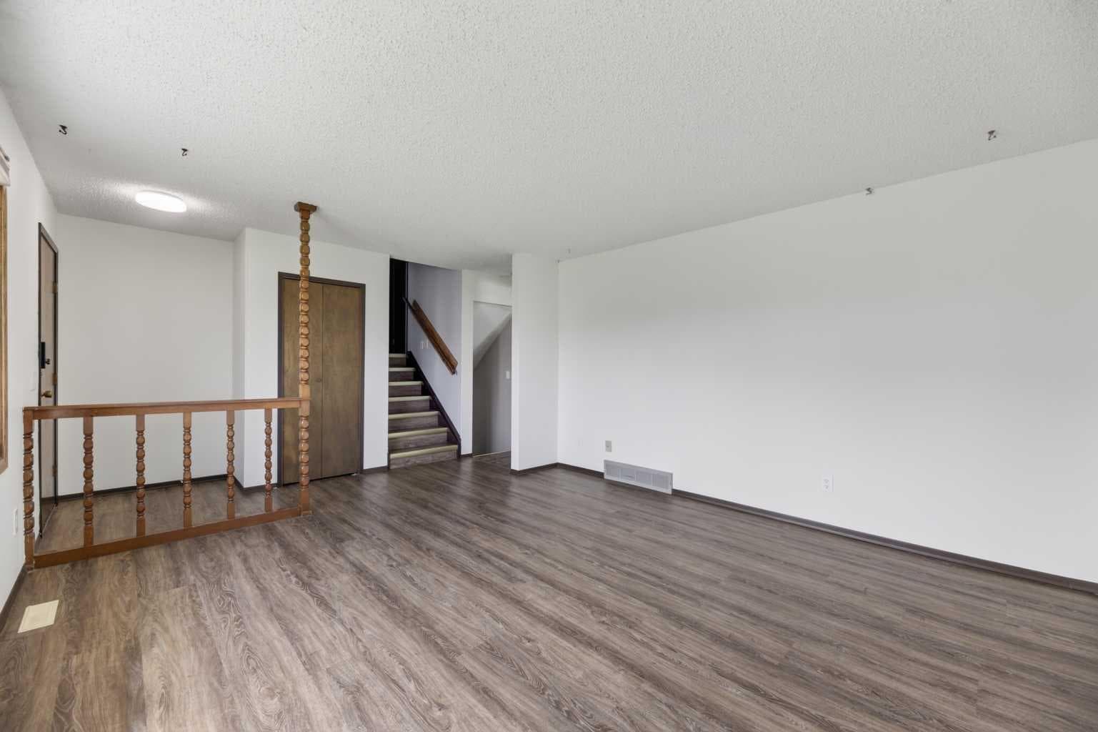 11 Westhill Crescent — photo 4