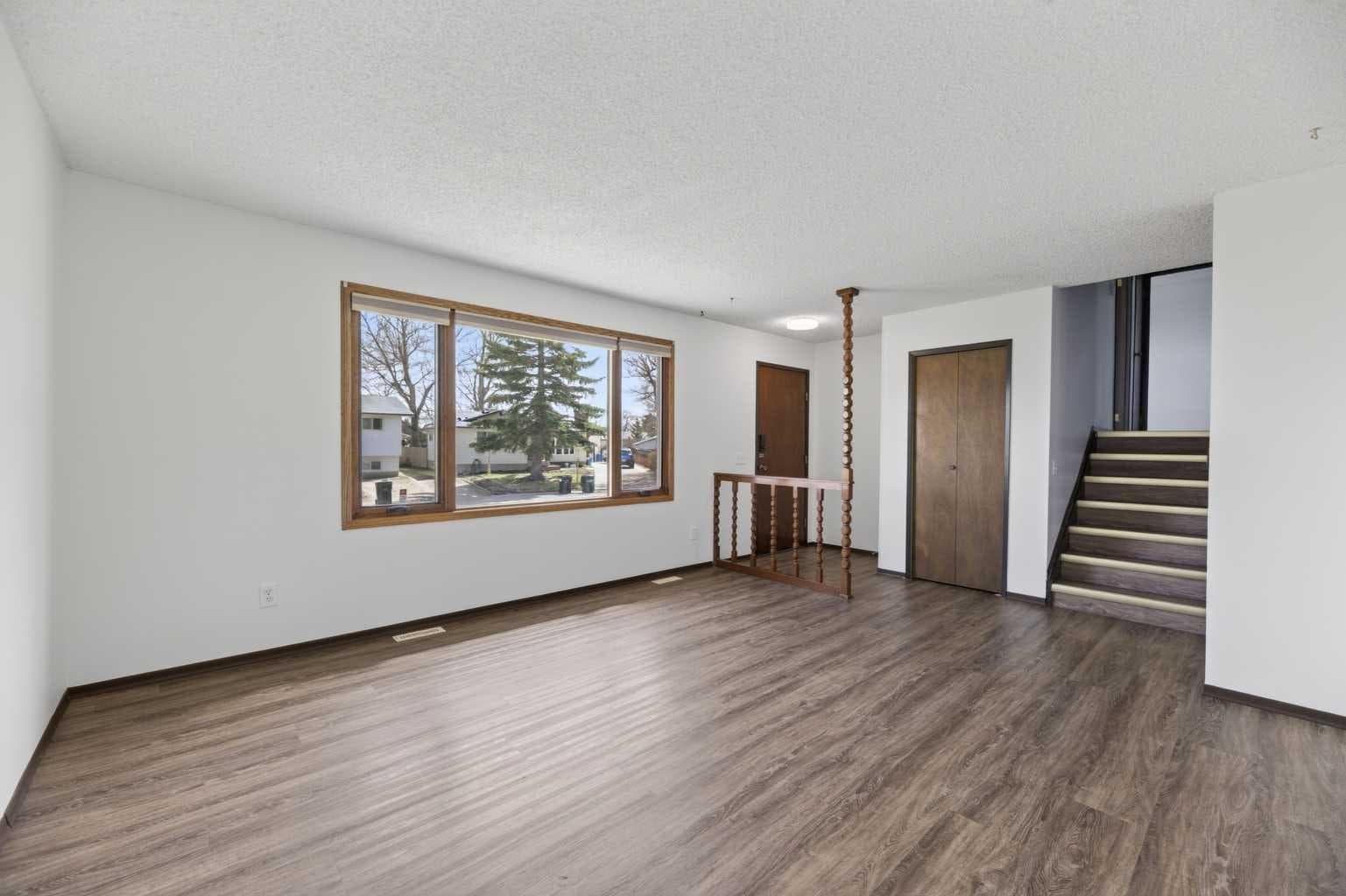 11 Westhill Crescent — photo 5