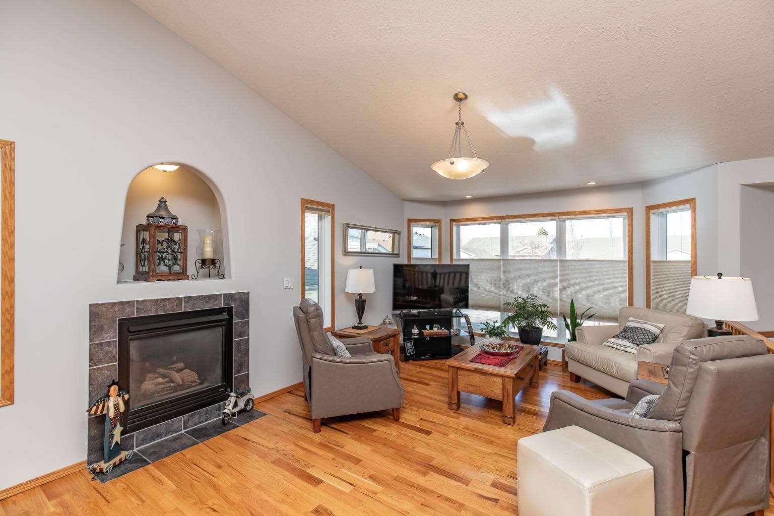 46 Lagrange Crescent — photo 3